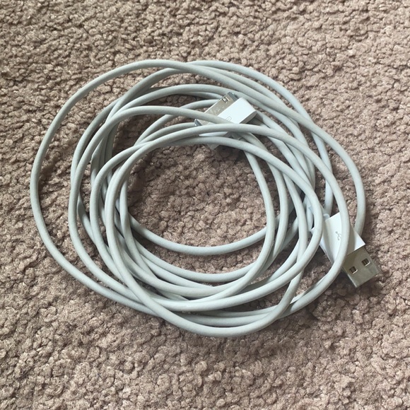 Old I-pat and I-phone charger - Picture 1 of 1